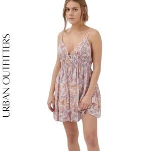 URBAN OUTFITTERS Harmony Dress, Pink Paisley Print, Size M, NWT!